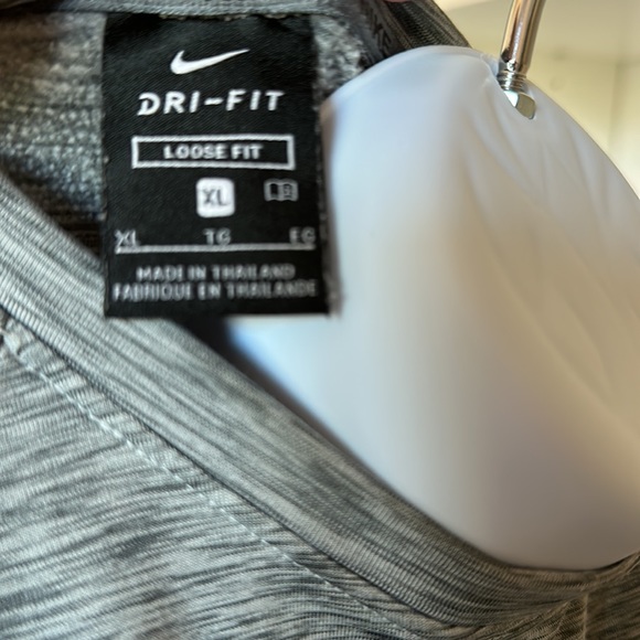 Nike Big Boys Comfort Dri-fit Fleece Training Top - Picture 8 of 8